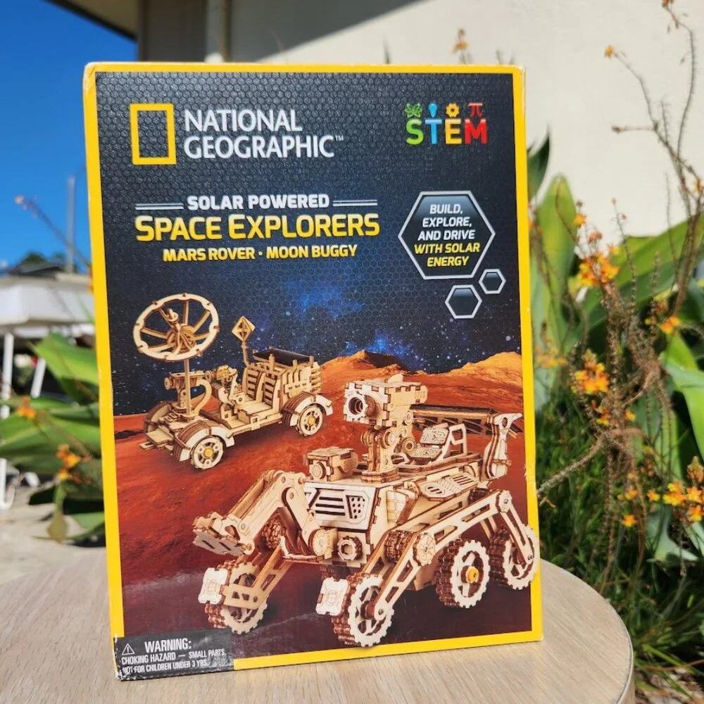 NEW NATIONAL GEOGRAPHIC Solar Model Kit Wooden 3D Puzzle Models NASA Space Explo